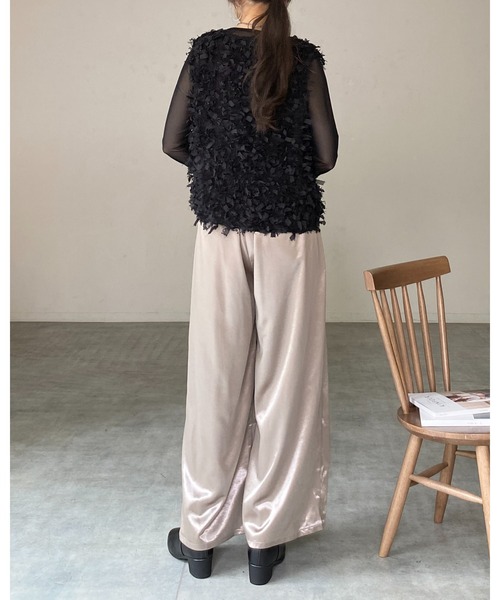 She's Closet(シーズクローゼット)の「深Vネックリボンヤーンフリンジニットベスト(ベスト・レディース・ブラック/アイボリー/ブラウン・FREE)」の15枚目の写真