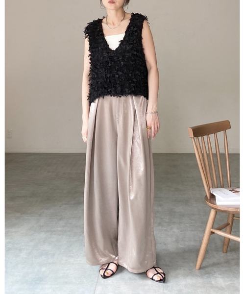 She's Closet(シーズクローゼット)の「深Vネックリボンヤーンフリンジニットベスト(ベスト・レディース・ブラック/アイボリー/ブラウン・FREE)」の16枚目の写真