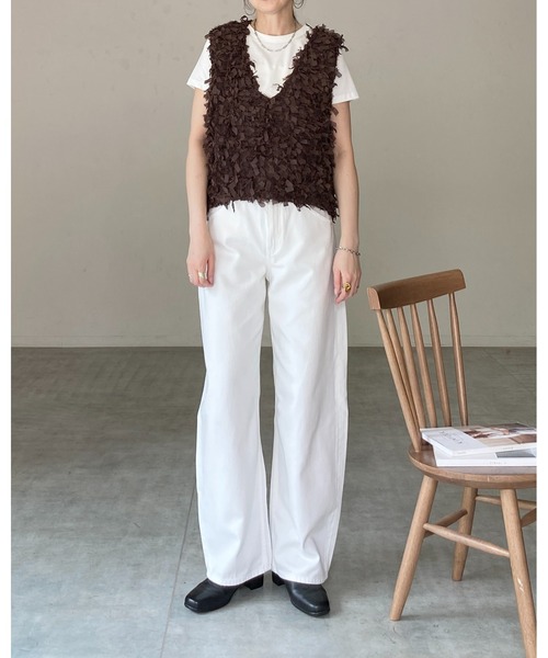 She's Closet(シーズクローゼット)の「深Vネックリボンヤーンフリンジニットベスト(ベスト・レディース・ブラック/アイボリー/ブラウン・FREE)」の17枚目の写真