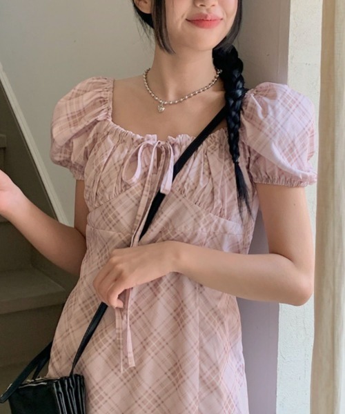 tunee（チュニー）の「【TUNE】チェック柄パフリーブワンピース（ワンピース・レディース・ピンク・FREE）」の2枚目の写真
