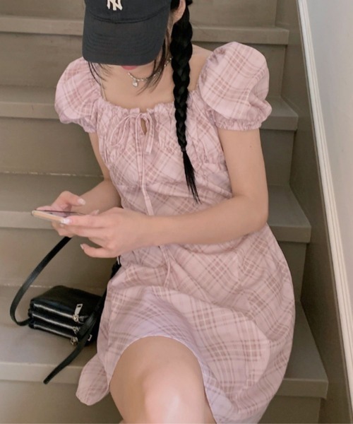 tunee（チュニー）の「【TUNE】チェック柄パフリーブワンピース（ワンピース・レディース・ピンク・FREE）」の3枚目の写真
