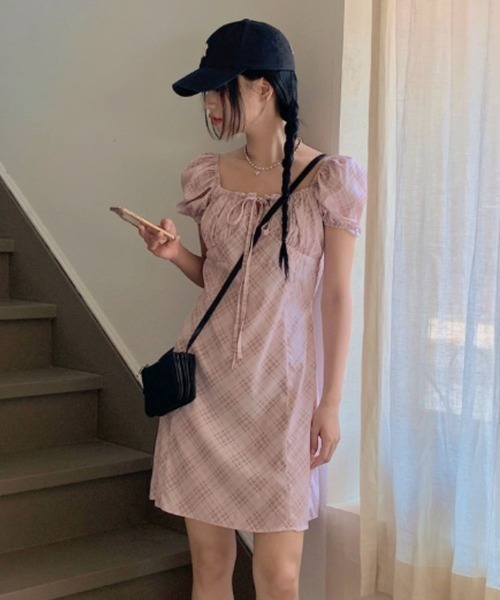 tunee（チュニー）の「【TUNE】チェック柄パフリーブワンピース（ワンピース・レディース・ピンク・FREE）」の4枚目の写真