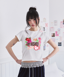 アンフィニッシュドステッカーズプリンティングスリムフィット半袖Tシャツアイボリー