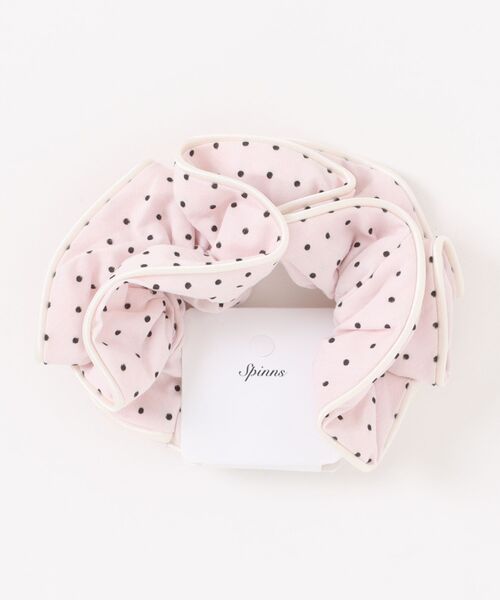 SPINNS（スピンズ）の「ドット柄サテンシュシュ/カラー（シュシュ・レディース・ブラック/ブルー/アイボリー/ピンク・ONESIZE）」の4枚目の写真