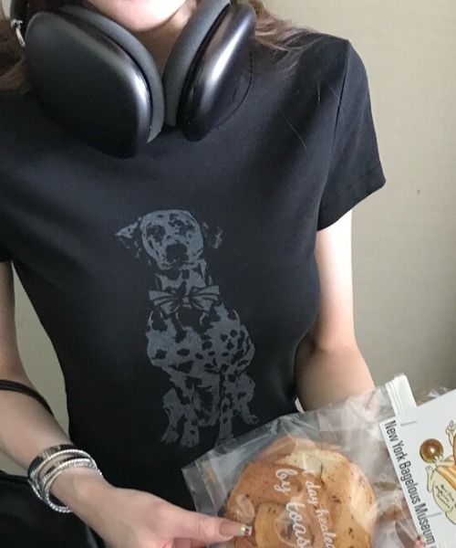 Sibra(シブラ)の「ヴィンテージライクドッグプリントコンパクトフィットTシャツ(Tシャツ/カットソー・レディース・ブルー/ホワイト/ブラック・M)」の14枚目の写真