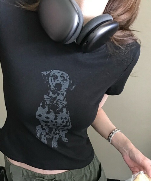 Sibra(シブラ)の「ヴィンテージライクドッグプリントコンパクトフィットTシャツ(Tシャツ/カットソー・レディース・ブルー/ホワイト/ブラック・M)」の17枚目の写真