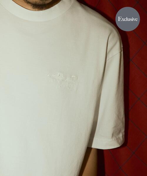 WHITE MOUNTAINEERING(ホワイトマウンテニアリング)の「『別注』White Mountaineering×EKAL LOGO EMBROIDERY T-SHIRTS(Tシャツ/カットソー・メンズ・ブラック/ホワイト・2/3)」の1枚目の写真