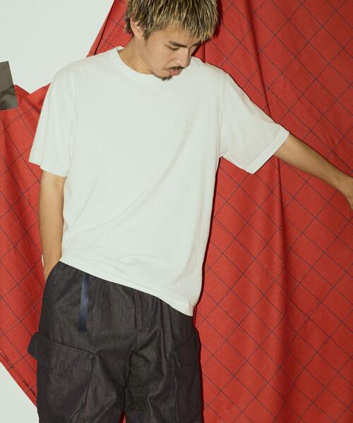 WHITE MOUNTAINEERING(ホワイトマウンテニアリング)の「『別注』White Mountaineering×EKAL LOGO EMBROIDERY T-SHIRTS(Tシャツ/カットソー・メンズ・ブラック/ホワイト・2/3)」の22枚目の写真