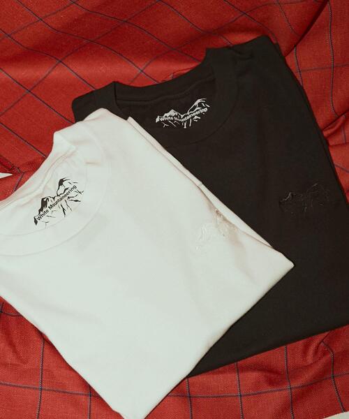 WHITE MOUNTAINEERING(ホワイトマウンテニアリング)の「『別注』White Mountaineering×EKAL LOGO EMBROIDERY T-SHIRTS(Tシャツ/カットソー・メンズ・ブラック/ホワイト・2/3)」の3枚目の写真