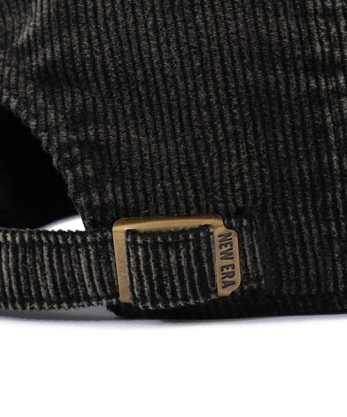 BEAMS BOY(ビームスボーイ)の「【別注】NEW ERA / 930 コーデュロイ MLB(キャップ・レディース・レッド/ブラック・ONE SIZE)」の5枚目の写真