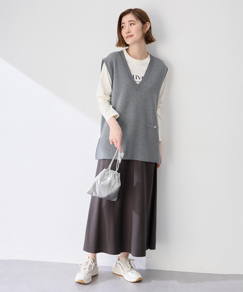 Petit Honfleur(プチオンフルール)の「Vネックニットベスト【ウォッシャブル】(ニット/セーター・レディース・ネイビー/グレー・L/M)」の8枚目の写真