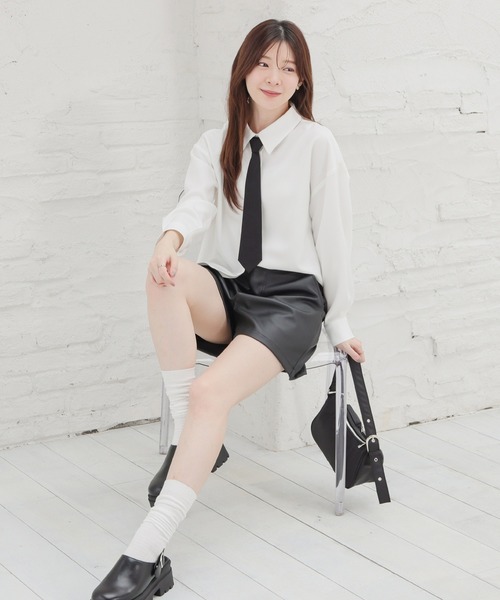 Honeys(ハニーズ)の「合皮ショートパンツ(その他パンツ・レディース・ブラック・L/LL/M/S/SS)」の4枚目の写真