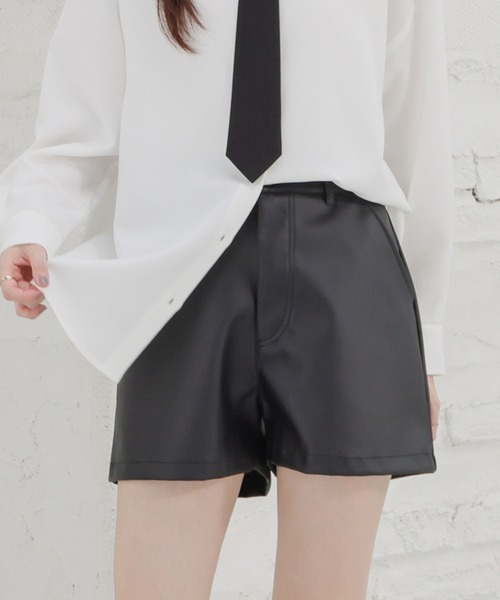 Honeys(ハニーズ)の「合皮ショートパンツ(その他パンツ・レディース・ブラック・L/LL/M/S/SS)」の7枚目の写真