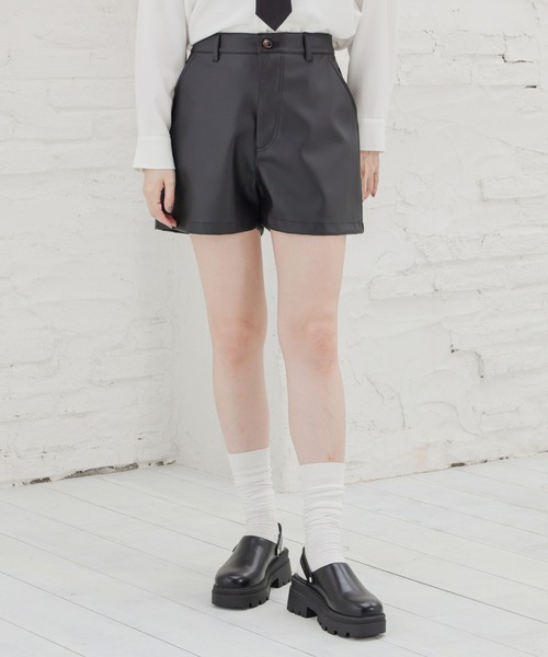 Honeys(ハニーズ)の「合皮ショートパンツ(その他パンツ・レディース・ブラック・L/LL/M/S/SS)」の8枚目の写真