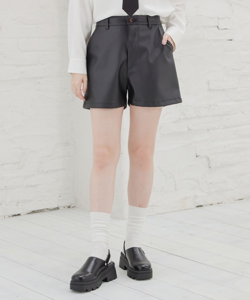 Honeys(ハニーズ)の「合皮ショートパンツ(その他パンツ・レディース・ブラック・L/LL/M/S/SS)」の11枚目の写真