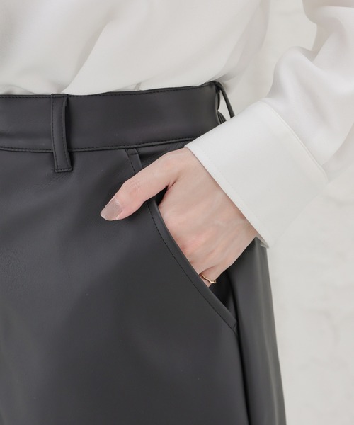 Honeys(ハニーズ)の「合皮ショートパンツ(その他パンツ・レディース・ブラック・L/LL/M/S/SS)」の16枚目の写真