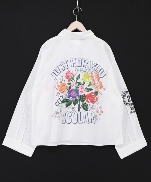 ScoLar(スカラー)の「163620:2素材展開 ポップロゴお花バックプリントシャツ(シャツ/ブラウス・レディース・ブラウン/オフホワイト/ブルー・M)」の11枚目の写真
