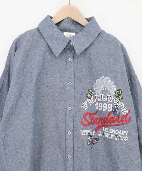 ScoLar(スカラー)の「163620:2素材展開 ポップロゴお花バックプリントシャツ(シャツ/ブラウス・レディース・ブラウン/オフホワイト/ブルー・M)」の17枚目の写真