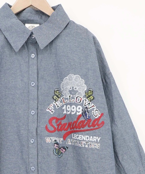 ScoLar(スカラー)の「163620:2素材展開 ポップロゴお花バックプリントシャツ(シャツ/ブラウス・レディース・ブラウン/オフホワイト/ブルー・M)」の18枚目の写真