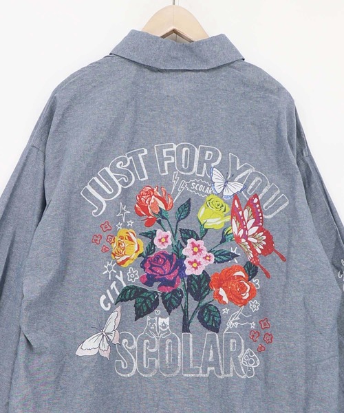 ScoLar(スカラー)の「163620:2素材展開 ポップロゴお花バックプリントシャツ(シャツ/ブラウス・レディース・ブラウン/オフホワイト/ブルー・M)」の22枚目の写真