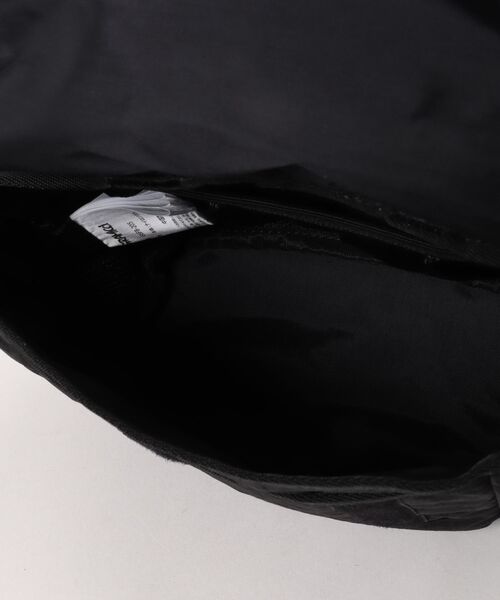 Gramicci(グラミチ)の「【RS】【GRAMICCI(グラミチ) 】MULTI SIDE BAG(ボディバッグ/ウエストポーチ・メンズ・ブラック・FREE)」の4枚目の写真