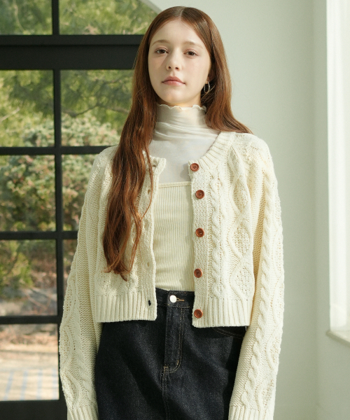 VLETI（ブレッティ）の「Round Cable Knit Cardigan (Cream)（カーディガン/ボレロ・レディース・クリーム・FREE）」の2枚目の写真