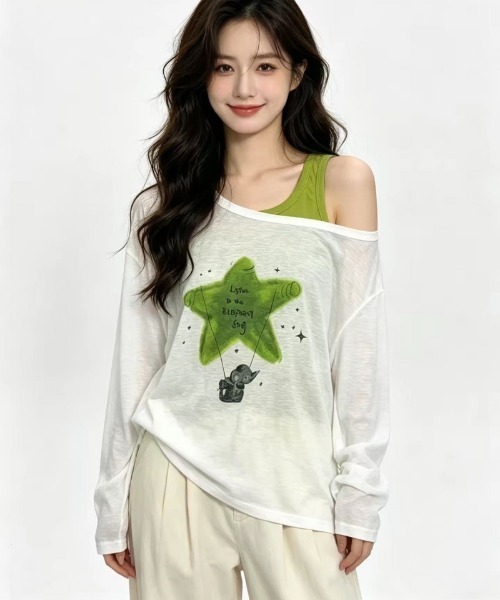 Ritzy(リッツィー)の「星プリント シアーオフショル長袖Tシャツ キャミソール2点セット(Tシャツ/カットソー・レディース・イエロー/ホワイト系その他/イエロー系その他/ホワイト系その他2・FREE)」の1枚目の写真