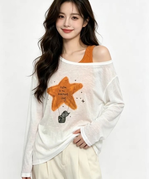 Ritzy(リッツィー)の「星プリント シアーオフショル長袖Tシャツ キャミソール2点セット(Tシャツ/カットソー・レディース・イエロー/ホワイト系その他/イエロー系その他/ホワイト系その他2・FREE)」の2枚目の写真