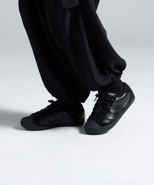 Y-3(ワイスリー)の「Y-3 SUPERSTAR 3G(スニーカー・メンズ・ブラック系・28.5cm/29.0cm/29.5cm/25.5cm/26.0cm/26.5cm/27.0cm/27.5cm/28.0cm/22.5cm/23.0cm/23.5cm/24.0cm/24.5cm/25.0cm)」の1枚目の写真