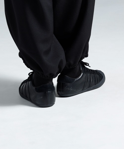 Y-3(ワイスリー)の「Y-3 SUPERSTAR 3G(スニーカー・メンズ・ブラック系・28.5cm/29.0cm/29.5cm/25.5cm/26.0cm/26.5cm/27.0cm/27.5cm/28.0cm/22.5cm/23.0cm/23.5cm/24.0cm/24.5cm/25.0cm)」の5枚目の写真