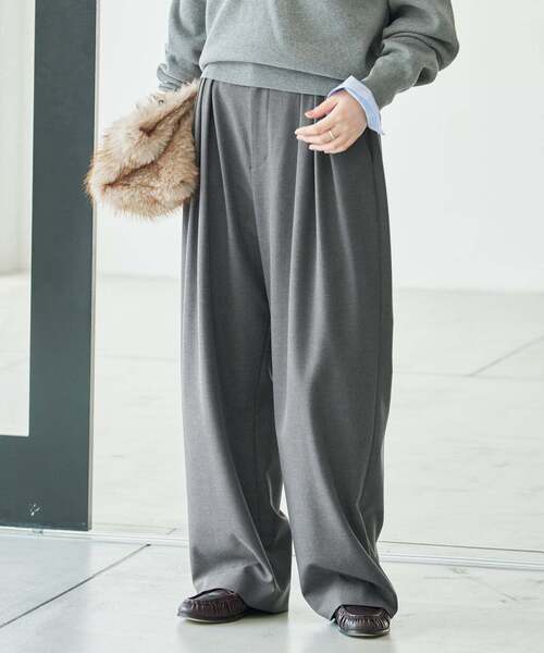 SLOBE IENA（スローブイエナ）の「《WEBのみ4サイズ展開/WEB限定カラー/吸湿発熱/》CIRCULATE WARM タックパンツ（スラックス・レディース・グレー/ブラウン/アイボリー/ブラック・36/34/38/40）」の3枚目の写真