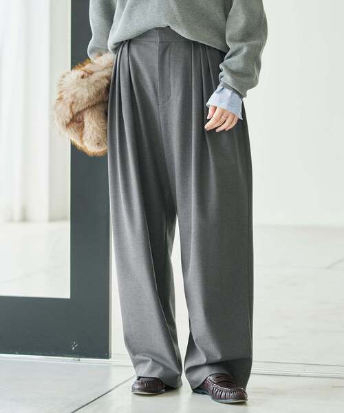 SLOBE IENA（スローブイエナ）の「《WEBのみ4サイズ展開/WEB限定カラー/吸湿発熱/》CIRCULATE WARM タックパンツ（スラックス・レディース・グレー/ブラウン/アイボリー/ブラック・36/34/38/40）」の18枚目の写真