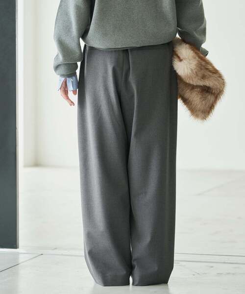 SLOBE IENA（スローブイエナ）の「《WEBのみ4サイズ展開/WEB限定カラー/吸湿発熱/》CIRCULATE WARM タックパンツ（スラックス・レディース・グレー/ブラウン/アイボリー/ブラック・36/34/38/40）」の21枚目の写真