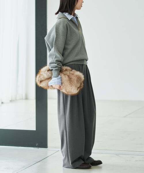 SLOBE IENA（スローブイエナ）の「《WEBのみ4サイズ展開/WEB限定カラー/吸湿発熱/》CIRCULATE WARM タックパンツ（スラックス・レディース・グレー/ブラウン/アイボリー/ブラック・36/34/38/40）」の22枚目の写真
