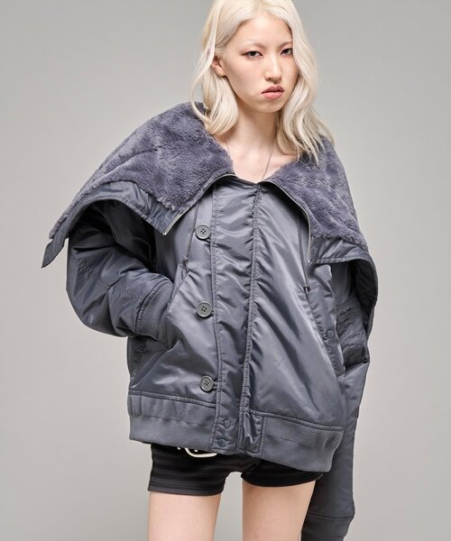Sourcream(サワークリーム)の「【26AW LOOK掲載品番】【Sourcream】N2B JKT(ミリタリージャケット・レディース・ブラック/チャコールグレー・FREE)」の2枚目の写真