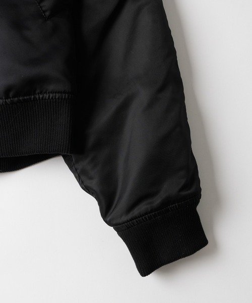 Sourcream(サワークリーム)の「【26AW LOOK掲載品番】【Sourcream】N2B JKT(ミリタリージャケット・レディース・ブラック/チャコールグレー・FREE)」の4枚目の写真