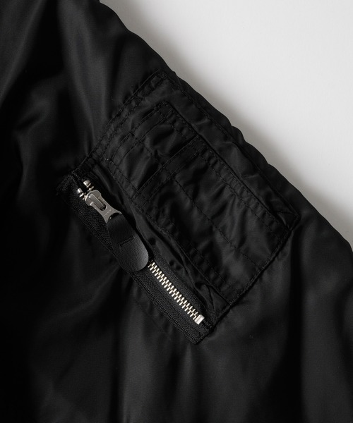 Sourcream(サワークリーム)の「【26AW LOOK掲載品番】【Sourcream】N2B JKT(ミリタリージャケット・レディース・ブラック/チャコールグレー・FREE)」の5枚目の写真