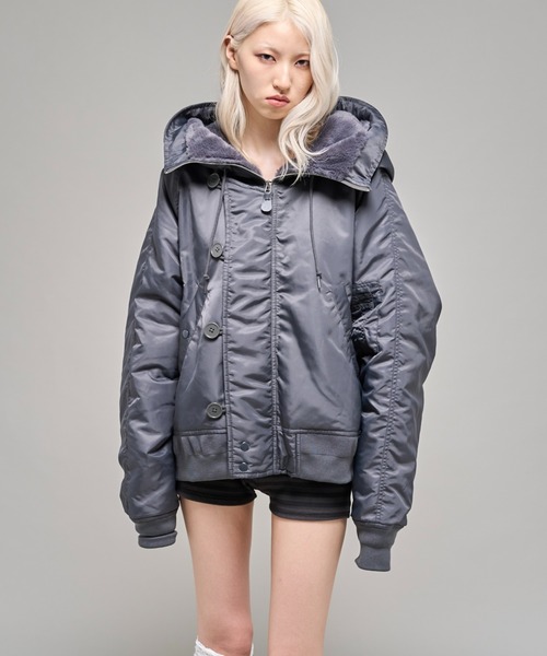Sourcream(サワークリーム)の「【26AW LOOK掲載品番】【Sourcream】N2B JKT(ミリタリージャケット・レディース・ブラック/チャコールグレー・FREE)」の8枚目の写真