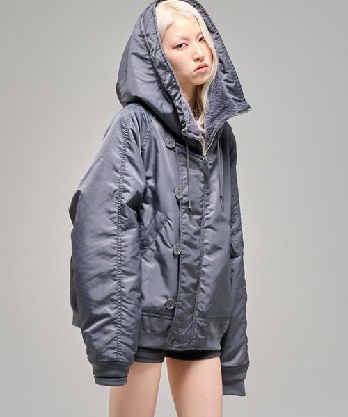 Sourcream(サワークリーム)の「【26AW LOOK掲載品番】【Sourcream】N2B JKT(ミリタリージャケット・レディース・ブラック/チャコールグレー・FREE)」の12枚目の写真