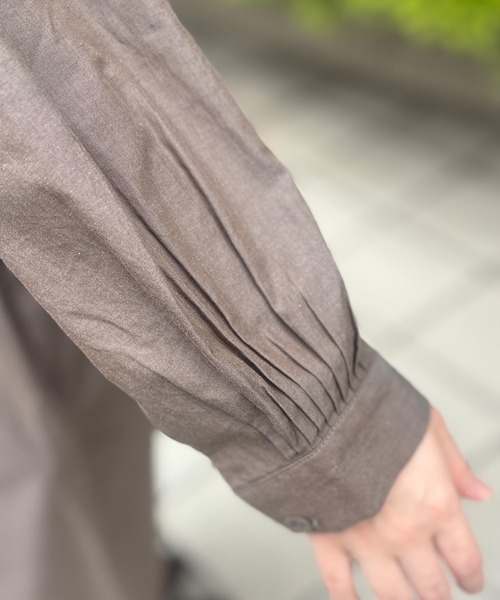 SELF+SERVICE（セルフサービス）の「EXPAND シルク入タックワンピース（ワンピース・レディース・ダークブラウン/チャコールグレー・M/L）」の3枚目の写真