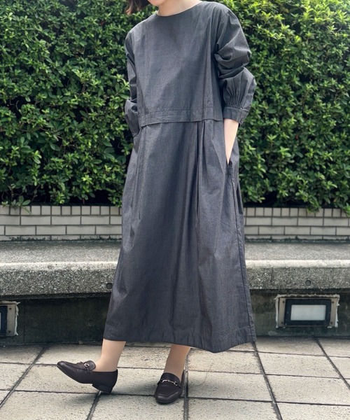 SELF+SERVICE（セルフサービス）の「EXPAND シルク入タックワンピース（ワンピース・レディース・ダークブラウン/チャコールグレー・M/L）」の6枚目の写真