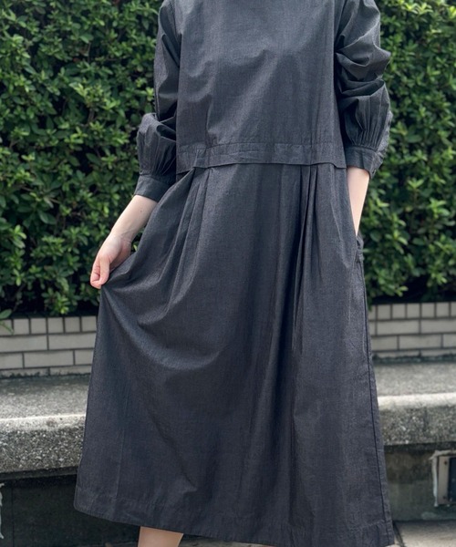 SELF+SERVICE（セルフサービス）の「EXPAND シルク入タックワンピース（ワンピース・レディース・ダークブラウン/チャコールグレー・M/L）」の7枚目の写真