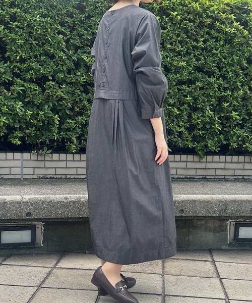 SELF+SERVICE（セルフサービス）の「EXPAND シルク入タックワンピース（ワンピース・レディース・ダークブラウン/チャコールグレー・M/L）」の9枚目の写真