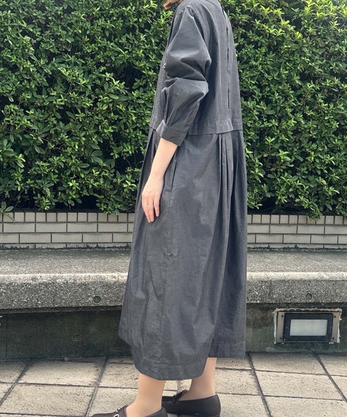 SELF+SERVICE（セルフサービス）の「EXPAND シルク入タックワンピース（ワンピース・レディース・ダークブラウン/チャコールグレー・M/L）」の12枚目の写真