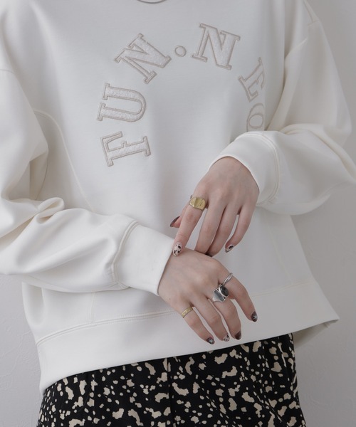 BRODIAEA(ブローディア)の「BRODIAEA ダンボールニットロゴ刺繍プルオーバー 長袖(Tシャツ/カットソー・レディース・オフホワイト・40)」の5枚目の写真