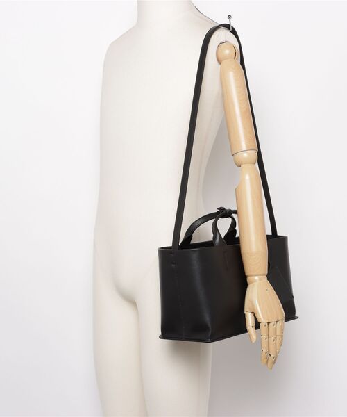 TODAYFUL（トゥデイフル）の「Useful Leather Bag (M) 12521011（ショルダーバッグ・メンズ・ブラック・FREE）」の5枚目の写真