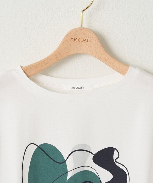 DISCOAT(ディスコート)の「【WEB限定】ニュアンスプリントTシャツ(Tシャツ/カットソー・レディース・オフホワイト/グレー/チャコールグレー・FREE)」の4枚目の写真