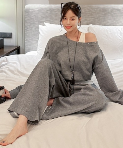 Aelina（エリナ）の「オフショルダースタッズフェイクレイヤードトップス&パンツセットアップ（セットアップ・レディース・グレー/ネイビー・FREE）」の16枚目の写真