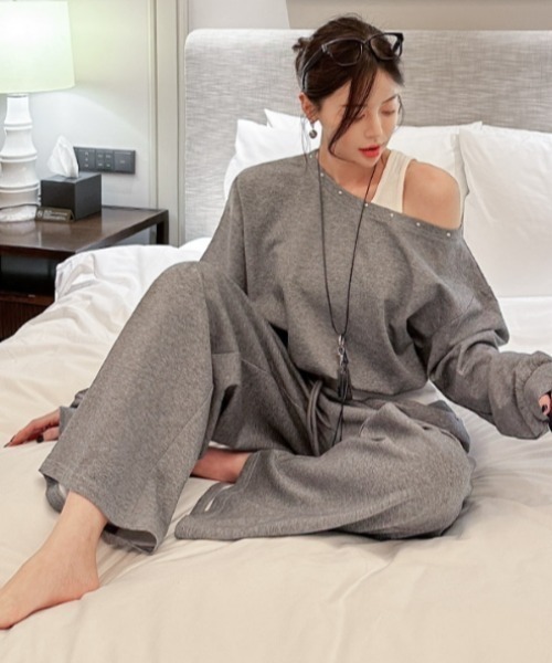 Aelina（エリナ）の「オフショルダースタッズフェイクレイヤードトップス&パンツセットアップ（セットアップ・レディース・グレー/ネイビー・FREE）」の17枚目の写真