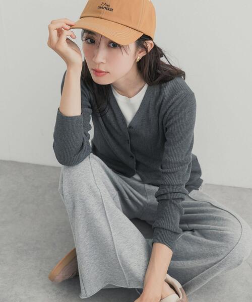 URBAN RESEARCH DOORS(アーバンリサーチドアーズ)の「『WEB限定』Vネックリブカーディガン 26AW(カーディガン/ボレロ・レディース・チャコールグレー/レッド/イエロー系その他/ブラック・FREE)」の2枚目の写真